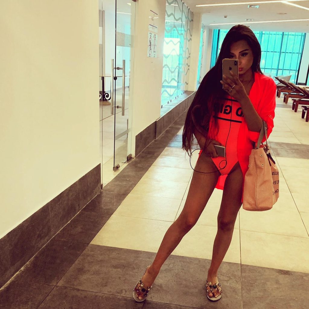 Эскорт девушка Камила