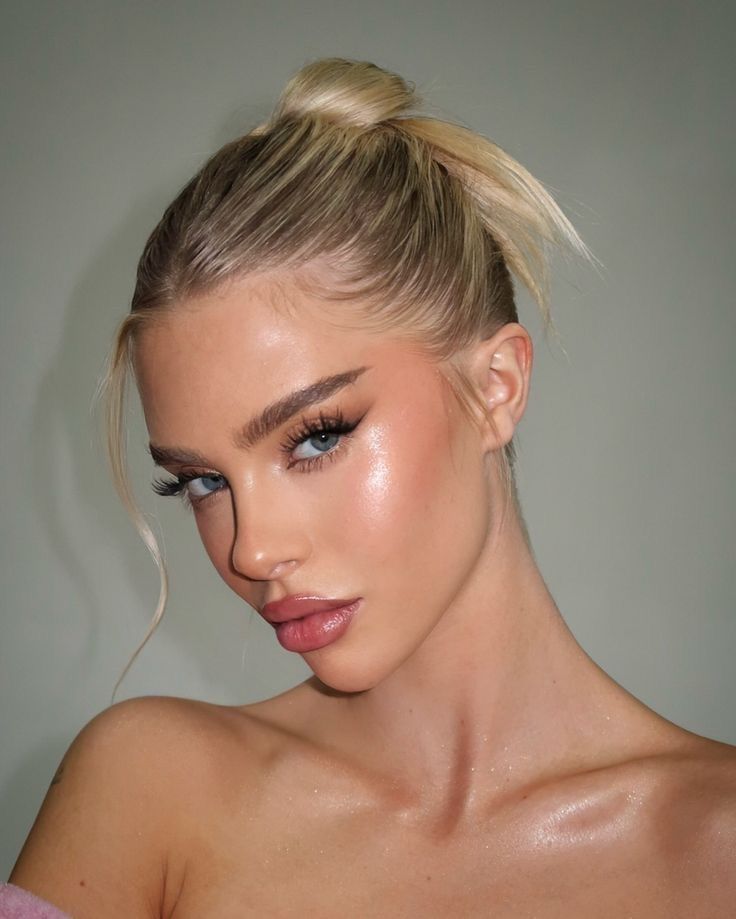 Проститутки Москва, Лея статья "Секс втроем"