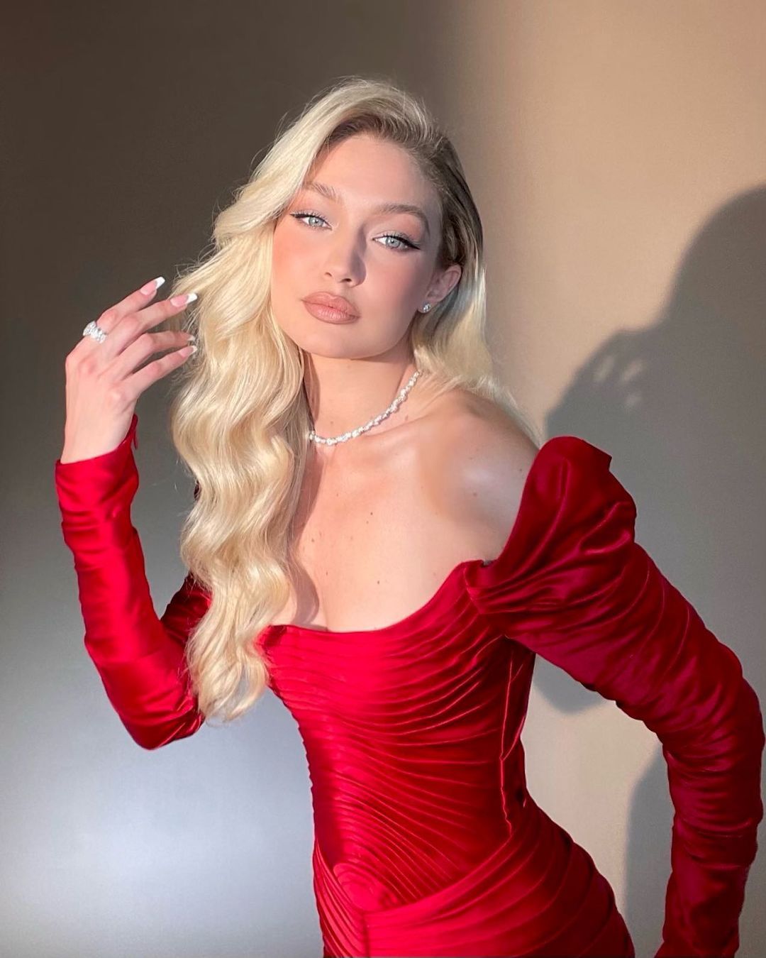 Проститутки Москва, обложка статьи блога